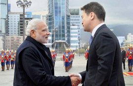 नरेंद्र मोदी, नरेंद्र मोदी मंगोलिया दौरा, मंगोलिया में नरेंद्र मोदी, मंगोलिया प्रधानमंत्री चिमेद सायखानबिलेग, Narendra Modi, Prime Minister Narendra Modi, Modi Mongolia Visit, Chimed Saikhanbileg, India-Mongolia Joint School, Nuclear agreement, Mongolia News