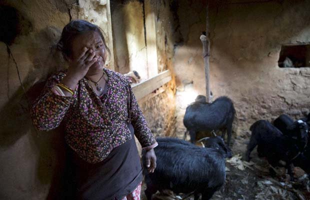 भूकंप से फिर दहला नेपाल, करीब 7000 तक पहुंची मृतकों की संख्या