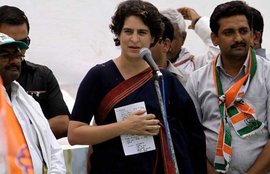 प्रियंका गांधी, स्मृति ईरानी, आईआईआईटी, प्रियंका गांधी vs स्मृति ईरानी, रायबरेली, कांग्रेस, बीजेपी, भाजपा, priyanka gandhi, smriti irani, priyanka smriti irani, IIIT, IIIT Rae bareli, Sonia Gandhi, Sonia gandhi constituency, Congress, HRD ministry, Education ministry, india news, education news, India politics, latest news
