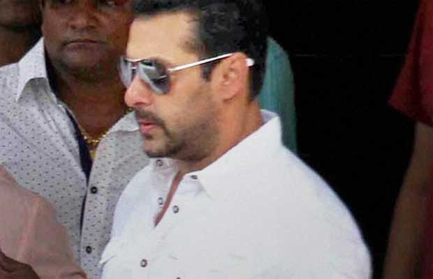 सलमान खान, सलमान, सलमान खान जेल, सलमान खान हिट एंड रन, हिट एंड रन केस, हिट एंड रन, हिट एंड रन मामला, हिट एंड रन केस में, हिट एंड रन सलमान, salman khan, salman khan verdict, bail for salman, salman gets bail, Supreme Court, High Court, salman khan, salman khan reaches home, salmn back home, hit and run, salman verdict, salman khan bail, salman khan jail, salman khan news, salman khan latest news, salman khan