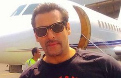 दुबई जाना चाहते हैं सलमान, हाईकोर्ट में याचिक दायर