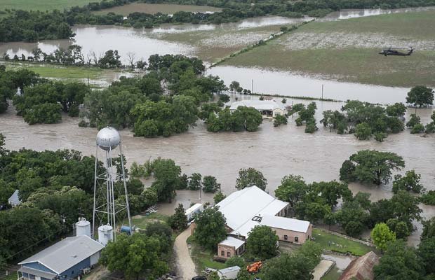 अमेरिका में बाढ़, मध्य अमेरिका में बाढ़, टेक्सास में बाढ़, अमेरिका में भारी बारिश, United States, United States Flood, Heavy Rain In US, Floods Texas, Flood Oklahoma, United Stated News, World News