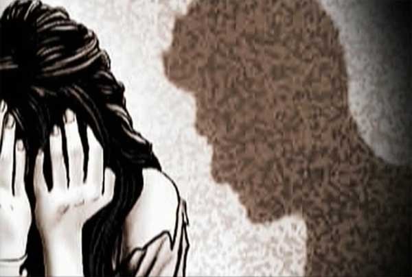 उन्होंने बताया कि ऐक्ट्रेस भोपाल एक फिल्म की शूटिंग के सिलसिले में आई हैं और होटल में 16 अप्रैल से ठहरी हुई हैं।