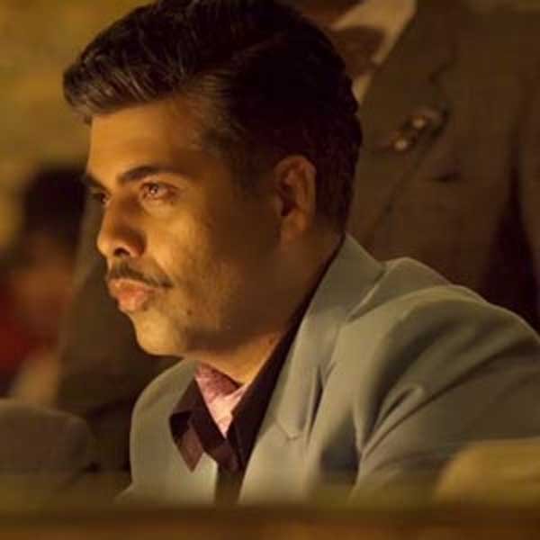 करण को वैसे तो नकली मूंछ लगाना नापसंद था, लेकिन उन्होंने कहा कि इससे उनका भावुक पक्ष भी जुड़ा है। उनका यह लुक उनकी मां को उनके दिवंगत पिता यश जौहर की याद दिलाता था। (फोटो: बॉलीवुड हंगामा)