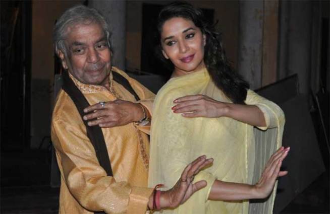 भारतीय सिनेमा में उनके योगदान के लिए उन्हें 2008 में पद्मश्री से भी नवाजा जा चुका है।