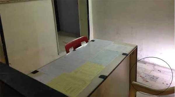पुलिस प्रवक्ता डीसीपी धनंजय कुलकर्णी ने बताया कि गंभीर रूप से घायल विलास को बांद्रा के लीलावती अस्पताल ले जाया गया, लेकिन रविवार तड़के उनकी मौत हो गई। घायल अर्दली का इलाज चल रहा है और उसकी हालत खतरे से बाहर है। (फोटो: रोहित आलोक)