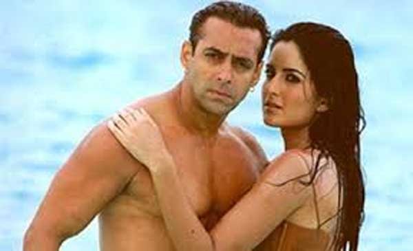 सलमान खान ने कश्मीर की खूबसूरती की तारीफ करने के लिए ट्वीटर का सहारा लिया। उन्होंने अपने प्रशंसकों को यह भी याद दिलाया कि उनकी पूर्व प्रेमिका कैटरीना कैफ इसी राज्य से ताल्लुक रखती हैं।