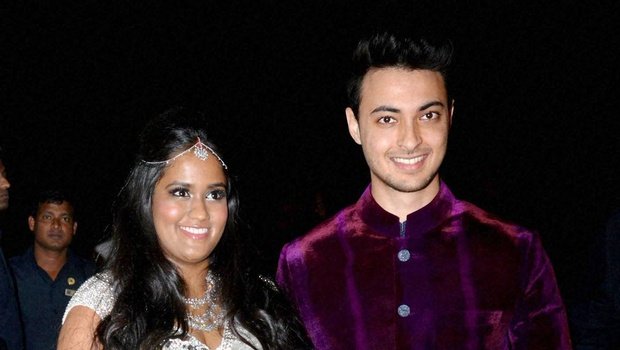 सलमान खान, सलमान खान की बहन अर्पिता खान, अर्पिता की शादी रिसेप्शन, आयुष, हिट एंड रन केस, बजरंगी भाईजान, सलमान खान बहन अर्पिता खान रिसेप्शन आज, salman khan sister, arpita wedding Reception, ayush, hit and run, bajrangi bhai, latest hindi news, hindi news in Jansatta, bollywood news,salman khan`s sister reception today in Himachal pradesh