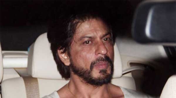 बॉलीवुड के 'किंग' शाहरूख खान ने अपनी दोस्ती निभाते हुए कोर्ट के फैसले से पहले देर रात सलमान के घर जाकर उनसे मुलाकात की।
