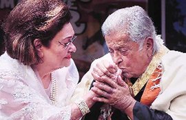 शशि कपूर, दादा साहेब फाल्के पुरस्कार, शशि कपूर दादा साहेब फाल्के, दादा साहेब फाल्के, बॉलीवुड, मनोरंजन, shashi kapoor, dada saheb phalke award, shashi kapoor award, ranbir kapoor, shashi kapoor dada saheb phalke award, shashi kapoor movies, actor shashi kapoor, veteran actor shashi kapoor, saif ali khan, shashi kapoor national awards, karisma kapoor, neetu kapoor, zeenat aman, waheda rehman, krishna raj kapoor, rekha, rishi kapoor, ranbir kapoor, amitabh bachchan, rekha, abhishek bachchan, entertainment