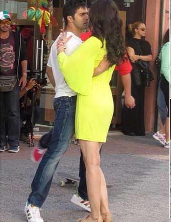 दिलवाले फिल्म, वरुण धवन, कृति सेनन, शाहरुख खान, काजोल, Dilwale Film, Varun Dhawan, Kriti Sanon, Dilwale Shooting, Shah Rukh Khan, Kajol, Bollywood News