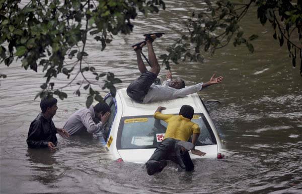 mumbai rains news, mumbai rains today, mumbai rains today news, मुंबई बारिश, मुंबई में बारिश, मुंबई में भारी बारिश, मुंबई की बारिश, mumbai rains latest news, mumbai rains today trains, mumbai rains today live, mumbai rains today forecast, mumbai rains today photos, mumbai weather, mumbai rains today 2014, rain in mumbai today, rain in mumbai latest news