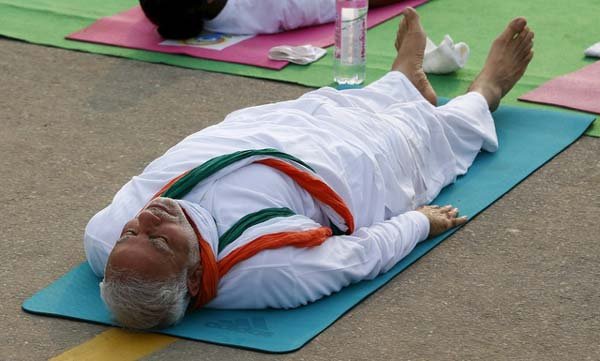 अंतर्राष्ट्रीय योग दिवस, प्रधानमंत्र नरेंद्र मोदी, विश्व योग दिवस, राजपथ पर योग दिवस, नरेंद्र मोदी योगासन, Internatinal Yoga Day, PM Narendra Modi, World Yoga Day, Rajpath Yoga Day, Narendra Modi Yoga, Happy Yoga Day, Yoga Day News, Narendra Modi News