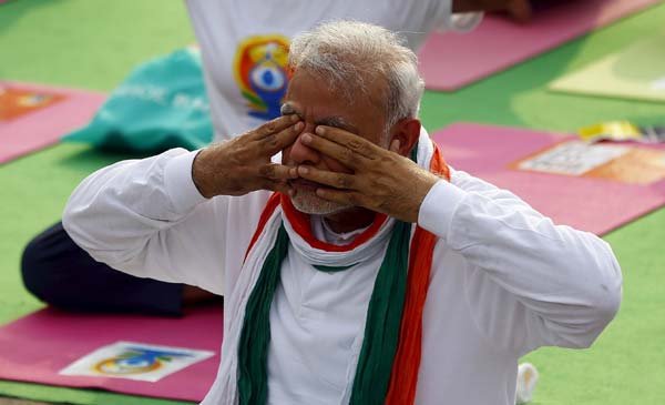 अंतर्राष्ट्रीय योग दिवस, प्रधानमंत्र नरेंद्र मोदी, विश्व योग दिवस, राजपथ पर योग दिवस, नरेंद्र मोदी योगासन, Internatinal Yoga Day, PM Narendra Modi, World Yoga Day, Rajpath Yoga Day, Narendra Modi Yoga, Happy Yoga Day, Yoga Day News, Narendra Modi News
