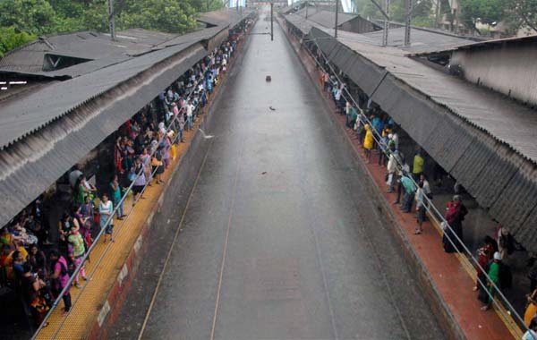 मुंबई बारिश, मुंबई में बारिश, मुंबई में भारी बारिश, मुंबई की बारिश, mumbai rains, mumbai rains today live, mumbai rains today, mumbai rains forecast, mumbai rains today trains, mumbai rains news, mumbai rains today photos, heavy rain in mumbai today, mumbai rains today news, mumbai news, mumbai weather