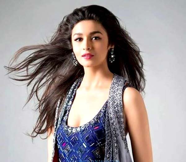 करीना कपूर खान, अलिया भट्ट, उड़ता पंजाब, kareena kapoor, alia bhatt, kareena, alia, udta punjab, kareena in udta punjab, alia in udta punjab, kareena kapoor in udta punjab, alia bhatt in udta punjab, shahid kapoor, varun dhawan, entertainment news