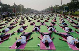 चीनी चटाइयां, विश्व योग दिवस, अंतर्राष्ट्रीय योग दिवस, चीनी चटाइयों पर योग दिवस, प्रधानमंत्री नरेंद्र मोदी, मेक इन इंडिया, Chinese mats, International Yoga day, Yoga day on Chinese Mats, Chinese Mats Yoga Day, Narendra Modi, Make In India, Congress