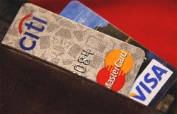 क्रेडिट या डेबिट कार्ड से खर्च करने पर मिलेगा टैक्स छूट का लाभ!