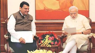 देवेंद्र फडणवीस, नरेंद्र मोदी, पंकजा मुंडे, मोदी की खबरे, महाराष्ट्र, मुंबई, devendra fadnavis, narendra modi, devendra fadnavis meet narendra modi, fadnavis meet modi, vinod tawde, pankaja munde, narendra modi news, fadnavis news, india news, mumbai news
