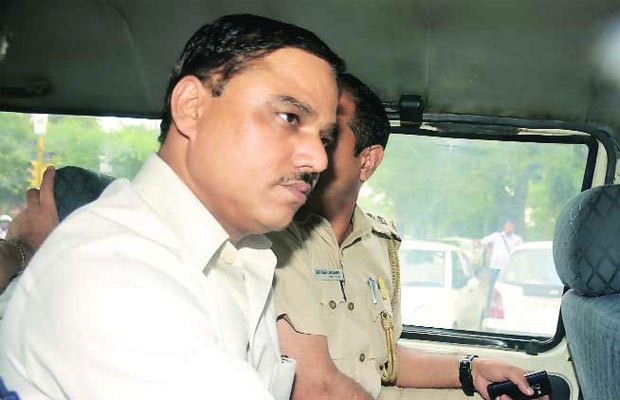 फर्जी डिग्री विवाद: अवध विश्वविद्यालय ने तोमर की डिग्री को बताया जाली
