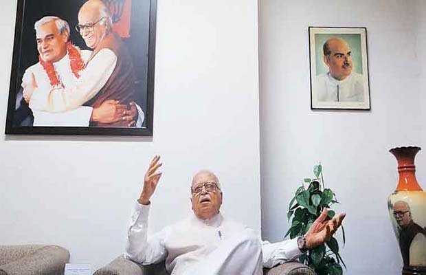 आडवाणी का मोदी सरकार पर परोक्ष हमला, कहा- मैंने हवाला घोटाला के बाद इस्तीफा दिया था