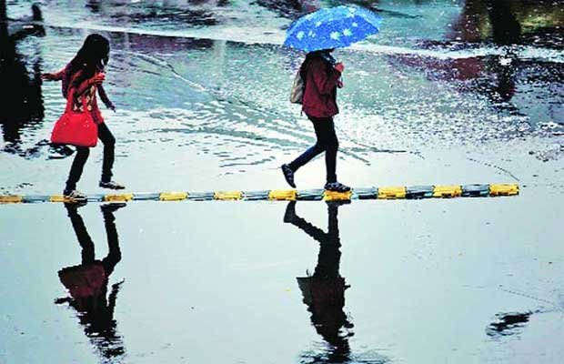 केरल में आया मानसून झूम के