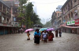 मुंबई बारिश, मुंबई में बारिश, मुंबई में भारी बारिश, मुंबई की बारिश, mumbai rains, mumbai rains today live, mumbai rains today, mumbai rains forecast, mumbai rains today trains, mumbai rains news, mumbai rains today photos, heavy rain in mumbai today, mumbai rains today news, mumbai news, mumbai weather
