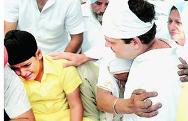 राहुल गांधी, राहुल गांधी किसान, राहुल गांधी जन्मदिन, सुरजीत सिंह, फतेहगढ़, किसान की खुदकुशी, पंजाब, Rahul Gandhi, farmer suicide, rahul gandhi punjab, rahul gandhi farmer, punjab farmer, punjab farmer suicide, rahul gandhi news, india news