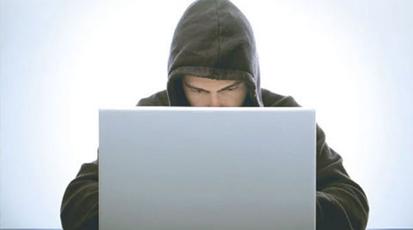 गर्लफ्रेड, बॉयफ्रेंड, ब्रेकअप, रिलेशनशिप, what to do if your girlfriend ignores you, what to do when your girlfriend is getting married to someone else, tips to recover from break up, 5 ways to get over a breakup, Girlfriend, Boyfriend, Relationship, Friendship