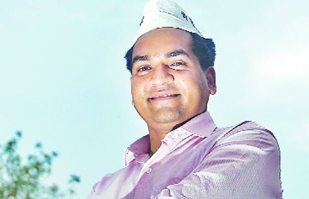 कपिल मिश्रा, कानून मंत्री कपिल मिश्रा, जितेंद्र सिंह तोमर, दिल्ली के नए कानून मंत्री, आप, आम आदमी पार्टी, Kapil Mishra, Jitender Singh Tomar, Jitendra Tomar, AAP, Arvind Kejriwal, Aam Aadmi Party, Delhi law minister, Delhi government