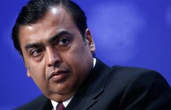RIL पेट्रोलियम कारोबार में करेगी 2-lakh करोड़ का निवेश, 4G दिसंबर में होगा लॉन्च