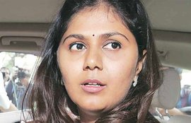 पंकजा मुंडे, सचिन सावंत, चिक्की घोटाला, कांग्रेस, Pankaja Munde, Pankaja Munde scam, Sachin Sawant, Pankaja Munde contract scam, Maharashtra Pankaja scam, maharashtra govt corruption, Maharashtra government, India news, nation news