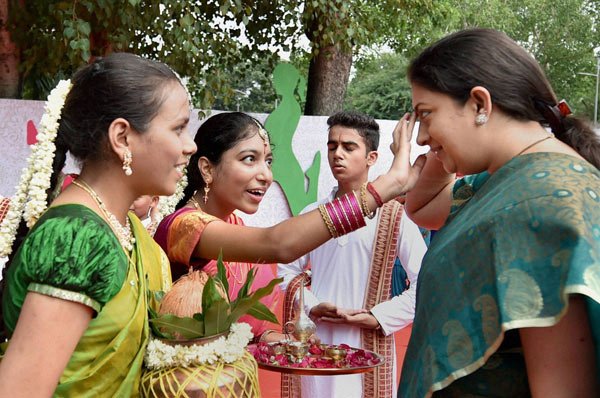 स्मृति ईरानी, स्मृति ईरानी फेक डिग्री मामला, स्मृति ईरानी फेक डिग्री विवाद, फेक डिग्री विवाद, कोर्ट, बीजेपी, भाजपा, दिल्ली कोर्ट, नरेंद्र मोदी, स्मृति ईरानी मॉडल, स्मृति ईरानी राजनीति, स्मृति ईरानी क्योंकि सास भी कभी बहू थी, क्योंकि सास भी कभी बहू थी, smriti irani, smriti irani fake degree, smriti irani degree, irani fake degree, smriti irani delhi court, smriti irani news, india news, Smriti Irani Story, Smriti Irani Kyonki Saas Bhi Kabhi Bahu Thi, Kyonki Saas Bhi Kabhi Bahu Thi, Smriti Irani politics, BJP