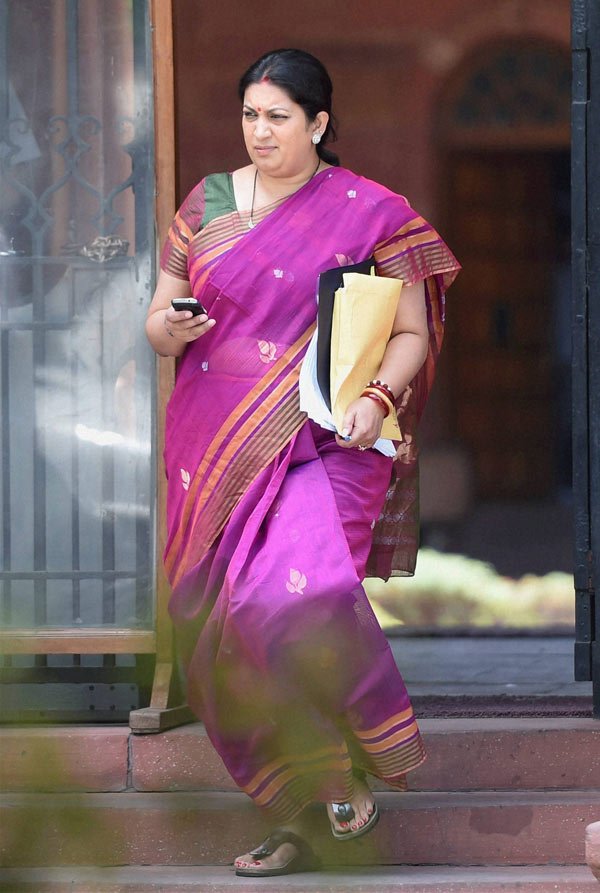 स्मृति ईरानी, स्मृति ईरानी फेक डिग्री मामला, स्मृति ईरानी फेक डिग्री विवाद, फेक डिग्री विवाद, कोर्ट, बीजेपी, भाजपा, दिल्ली कोर्ट, नरेंद्र मोदी, स्मृति ईरानी मॉडल, स्मृति ईरानी राजनीति, स्मृति ईरानी क्योंकि सास भी कभी बहू थी, क्योंकि सास भी कभी बहू थी, smriti irani, smriti irani fake degree, smriti irani degree, irani fake degree, smriti irani delhi court, smriti irani news, india news, Smriti Irani Story, Smriti Irani Kyonki Saas Bhi Kabhi Bahu Thi, Kyonki Saas Bhi Kabhi Bahu Thi, Smriti Irani politics, BJP