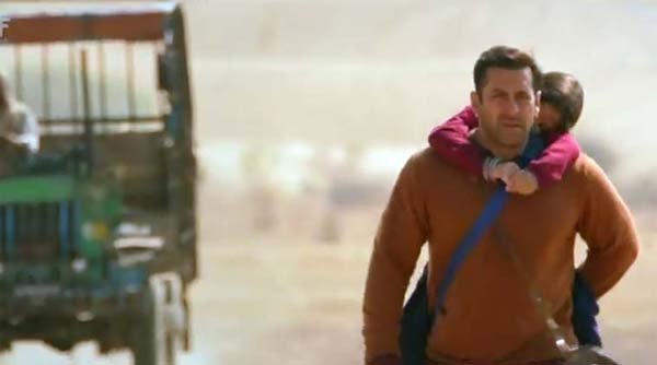 बजरंगी भाईजान, बजरंगी भाईजान की कहानी, बजरंगी भाईजान संग, ईद, सलमान खान, करीना कपूर, Bajrangi Bhaijaan, Bajrangi Bhaijaan Review,Bajrangi Bhaijaan Collection, Bajrangi Bhaijaan Movie, Bajrangi Bhaijaan 1st Day Collection, Bajrangi Bhaijaan Eid, Salman Khan, Kareena Kapoor, Bollywood News