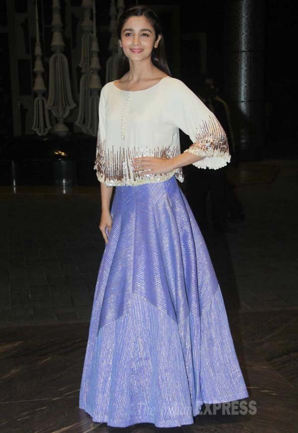 शाहिद कपूर, मीरा राजपूत, रिसेप्शन समारोह, अमिताभ बच्चन, Shahid Kapoor, Mira Rajput, Shahid Mira wedding reception, Shahid Kapoor wedding, Kangana Ranaut, Shahid Kapoor reception, Shahid Kapoor mumbai reception, Arjun Kapoor, Sonam Kapoor, Ranveer singh, Alia Bhatt, Pankaj Kappur, Supriya Pathak, Ratna Pathak Shah, Alia Bhatt, Anil Kapoor, Shahid Mira mumbai reception photos