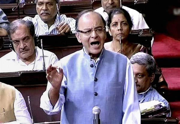 वित्त मंत्री अरुण जेटली ने कहा, "सरकार ललित मोदी मुद्दे पर तुरंत चर्चा के लिए तैयार है। उन्होंने कहा कि हम चर्चा के लिए तैयार हैं और चर्चा तुरंत शुरू की जाए। उन्होंने कहा कि विदेश मंत्री सुषमा स्वराज चर्चा का जवाब देंगी।"(PTI Photo)