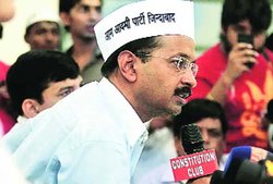 सुख-सुविधा की चाह में पीछे छूटी सादगी, वेतन में बढ़ोतरी को लेकर ‘आप’ विधायक लामबंद