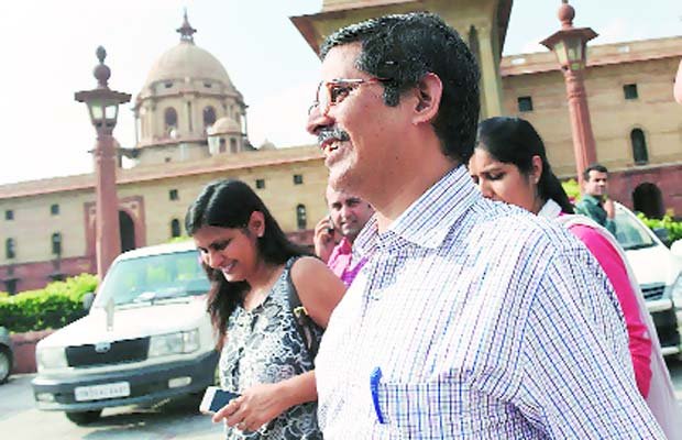 आइपीएस अमिताभ ठाकुर ने दिल्ली में की मुलायम सिंह की शिकायत, उप्र सरकार ने किया निलंबित