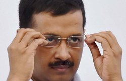 ‘आप’ के आरोपी, खुद अरविंद केजरीवाल पर 15 मुकदमें