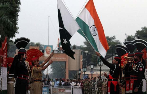 नहीं ली मिठाई, गोलिया बरसाईं, ईद पर भी कम नहीं हुआ भारत-पाकिस्तान तनाव