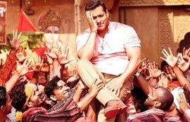बजरंगी भाईजान, बजरंगी भाईजान मूवी रिव्यू, बजरंगी भाईजान फिल्म रिव्यू, सलमान खान, करीना कपूरस हर्षाली मल्होत्रा, सलमान खान बजरंगी भाईजान, बजरंगी भाईजान ईद रिलीज़, ईद, बॉलीवुड, बॉलीवुड न्यूज़, मनोरंजन, Bajrangi bhaijaan movie review, bajrangi bhaijaan review, Salman Khan, review of bajrangi bhaijaan, bajrangi bhaijaan reviews, Kareena Kapoor, Harshali Malhotra, Salman Khan Bajrangi Bhaijaan, Bajrangi Bhaijaan Eid release, Bajrangi Bhaijaan, entertainment news