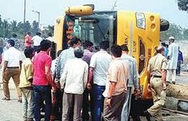 Delhi, School Bus Accident, Kashmiri Gate, Students Injured, Delhi News