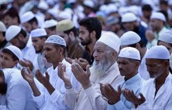 मुस्लिम छात्र का आरोप दाढ़ी रखने के कारण कॉलेज आने पर लगाई गई रोक, DM ने दिए जांच के आदेश – Jansatta