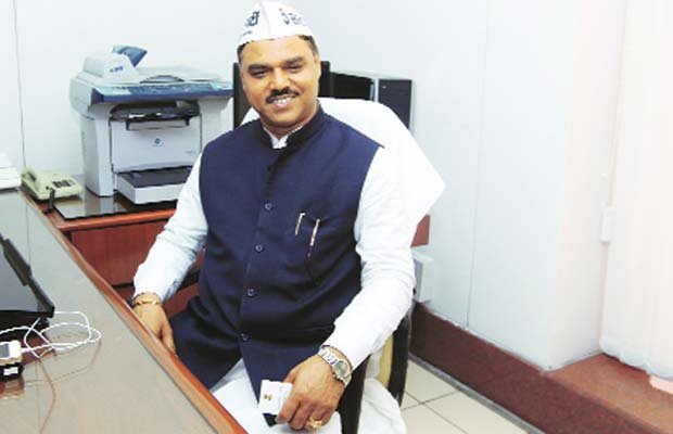 दिल्ली: पूर्व कानून मंत्री जितेंद्र सिंह तोमर को जमानत मिली