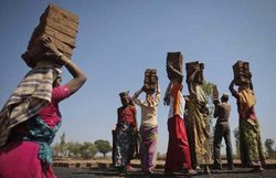 न्यूनतम मजदूरी 137 रुपए रोजाना से बढ़ा कर 160 रुपए की गई