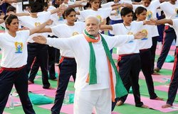 21 जून को राजपथ पर हुआ 1586 लाख रुपए का योग