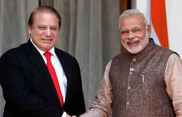 पीएम नरेंद्र मोदी 6 देशों के दौरे पर रवाना, नवाज़ शरीफ़ से करेंगे मुलाक़ात