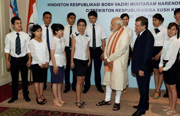 नरेन्द्र मोदी, नरेन्द्र मोदी उज्बेकिस्तान दौरा, नरेंद्र मोदी ताशकंद, उज्बेकिस्तान में प्रधानमंत्री नरेंद्र मोदी, Narendra Modi, Narendra Modi Uzbekistan, Modi Meet Indian Community, PM Narendra Modi, Modi Address Indians, Modi Uzbekistan Tour, Narendra Modi Visit Uzbekistan, Narendra Modi news