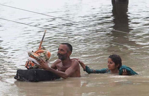 पाकिस्तान, पाकिस्तान बाढ़, पाकिस्तान में बाढ़, Pakistan, pakistan flood, 69 people dead, world news,